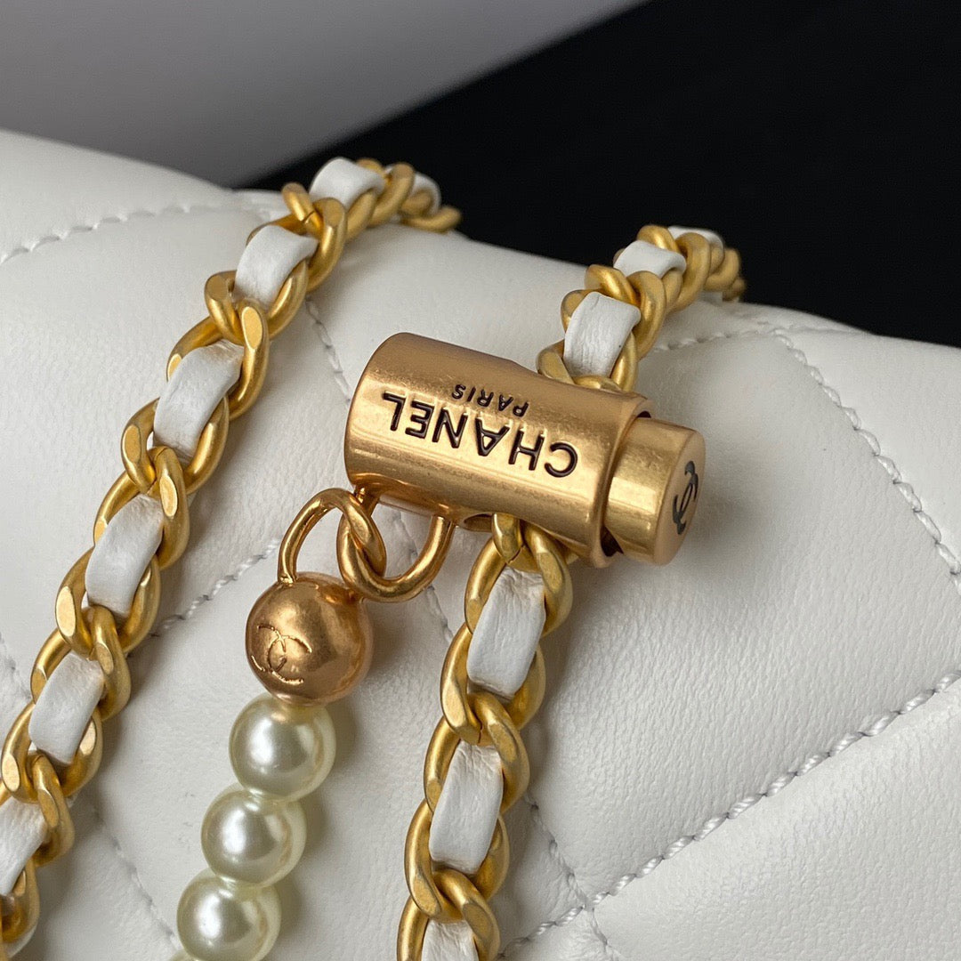 Chanel Bolso Perlas y cadena