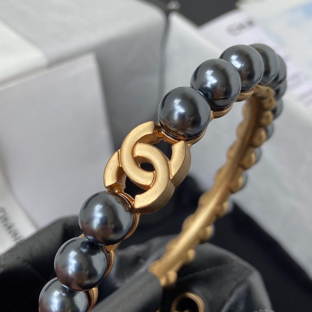 Chanel bolso Perlas