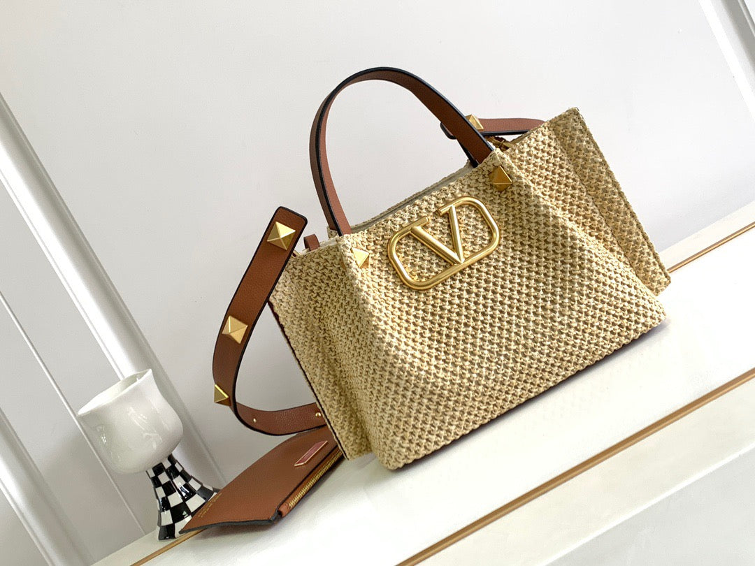 Valentino raffia