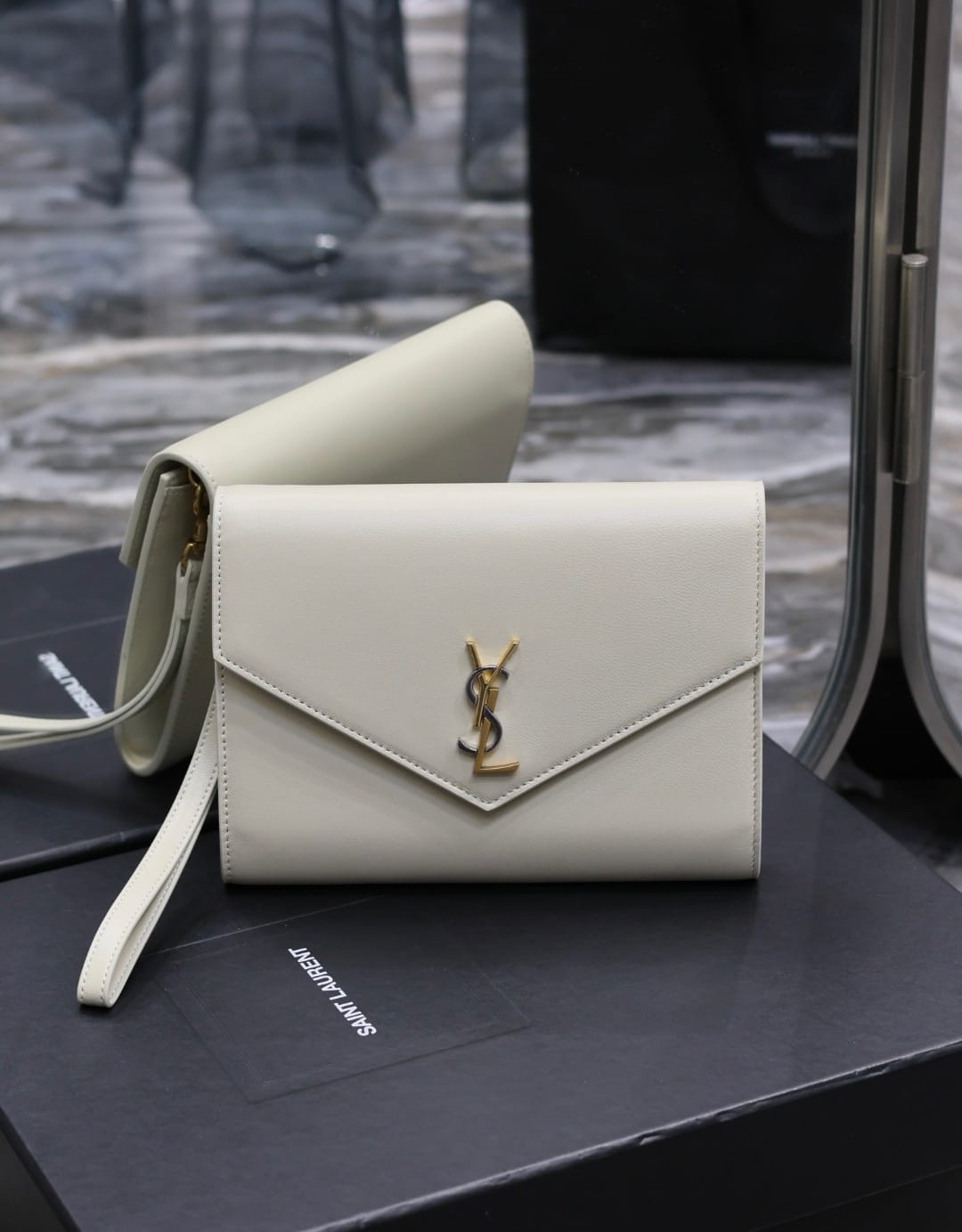Bolso YSL Flat