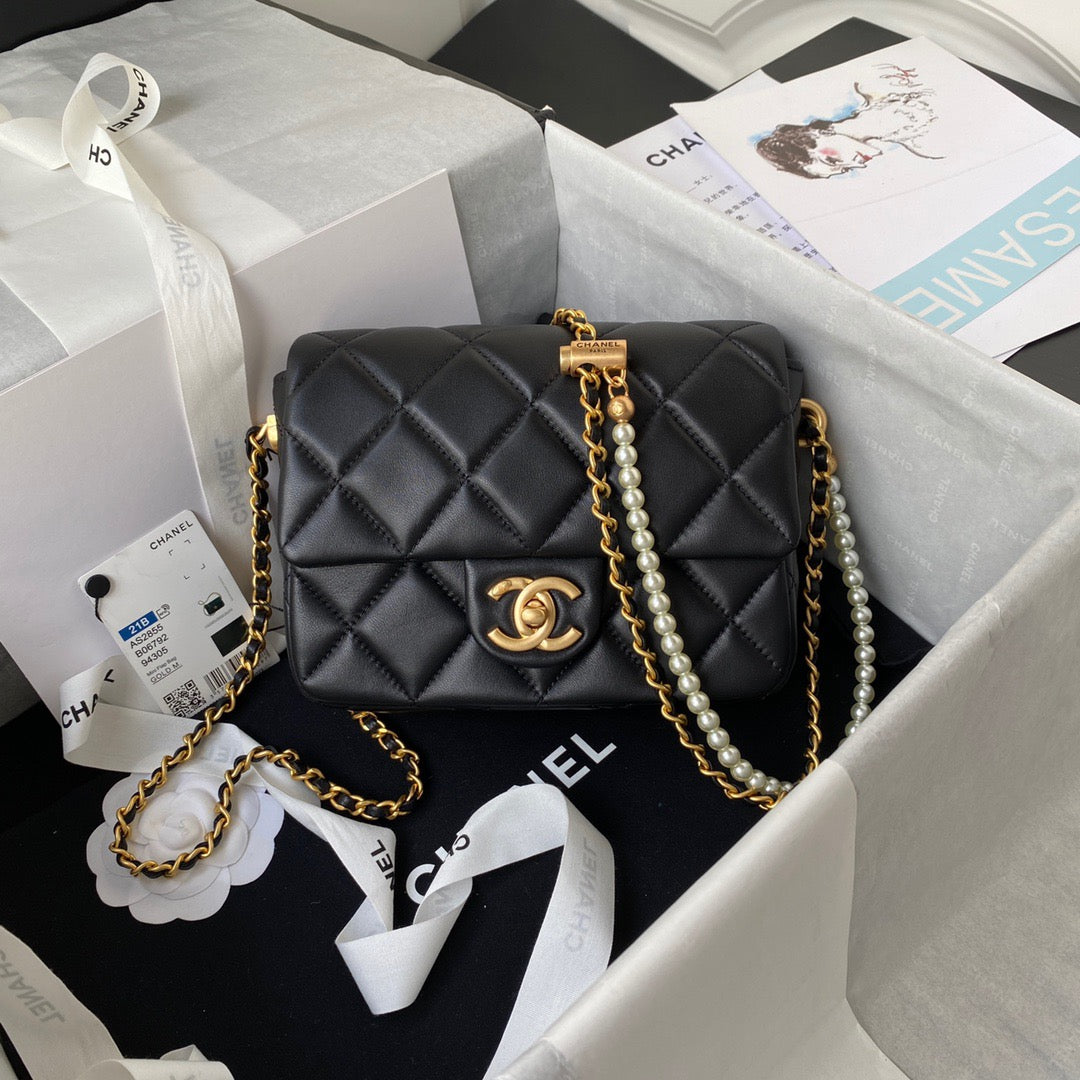 Chanel Bolso Perlas y cadena
