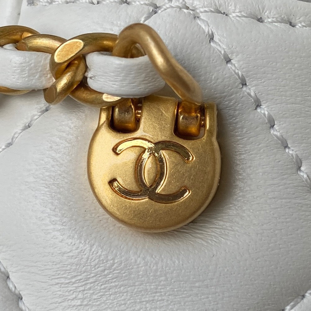 Chanel Bolso Perlas y cadena