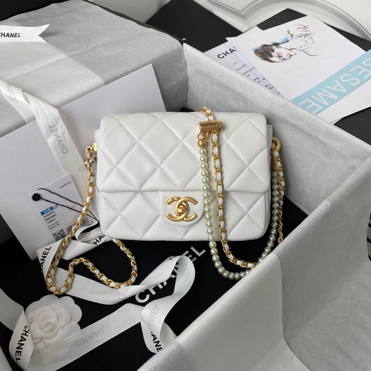 Chanel Bolso Perlas y cadena