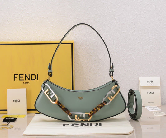 Bolso Fendi cadena carey