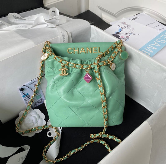Bolso Chanel 22 Charms Verde