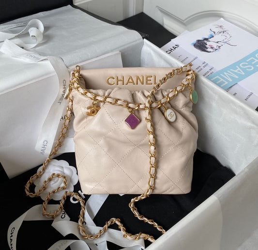 Bolso Chanel 22 Charms